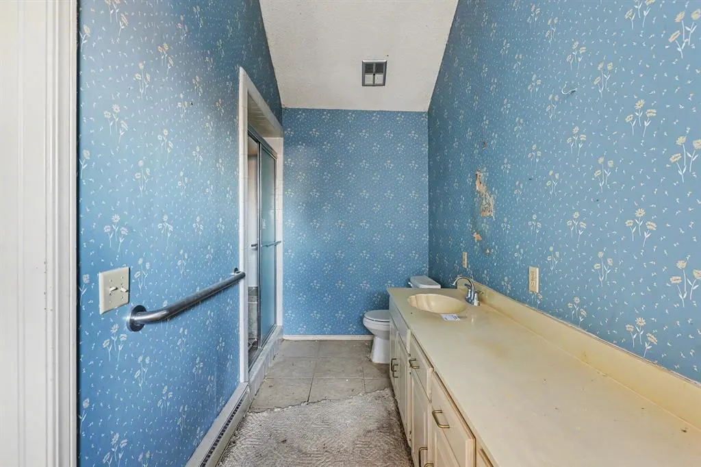 Photo 19 — 12108 Robinwood Place, Oklahoma City, OK 73120