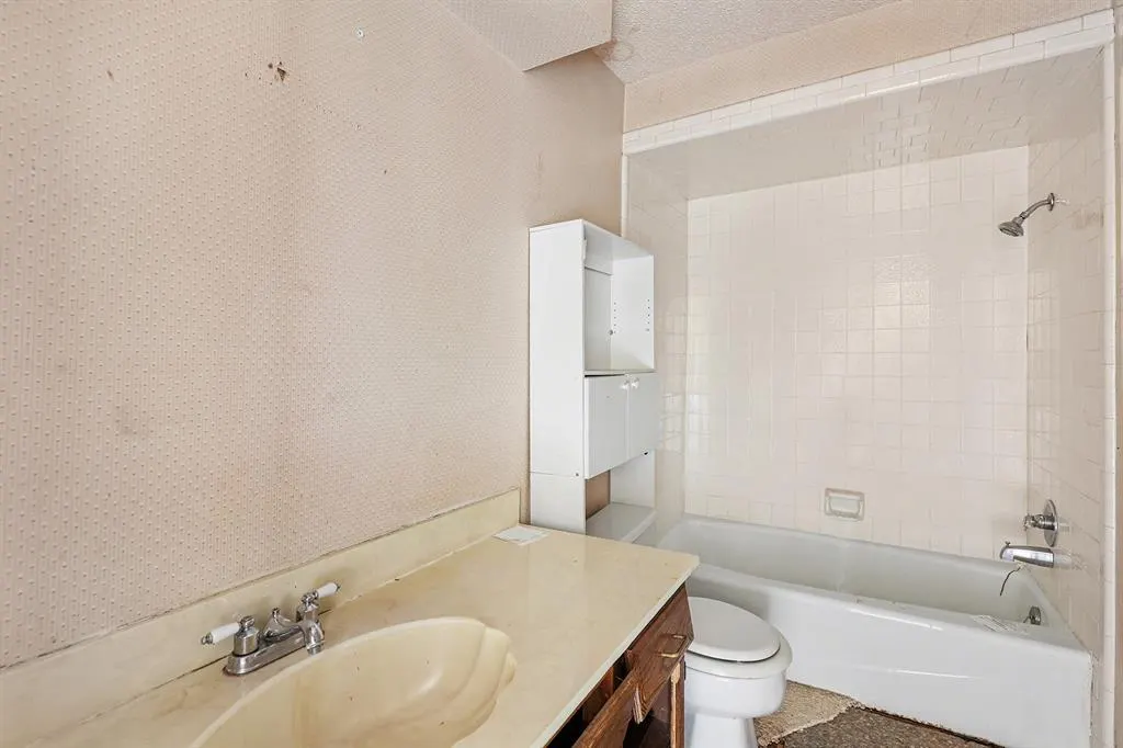 Photo 24 — 12108 Robinwood Place, Oklahoma City, OK 73120