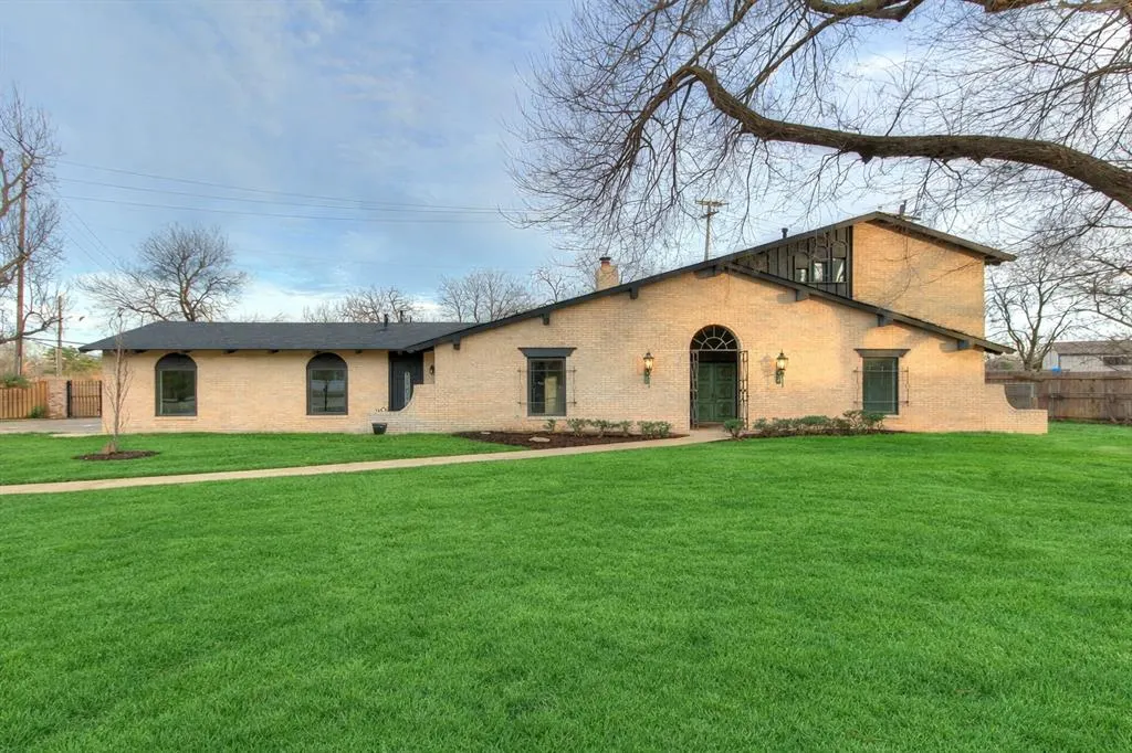 Front exterior — 2000 Morgan Drive, Norman, OK 73069
