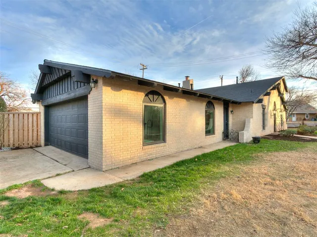 Photo 6 — 2000 Morgan Drive, Norman, OK 73069
