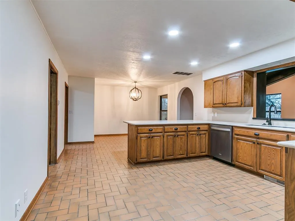 Photo 19 — 2000 Morgan Drive, Norman, OK 73069