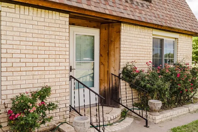 Photo 5 — 503 N Sheb Wooley Avenue, Erick, OK 73645
