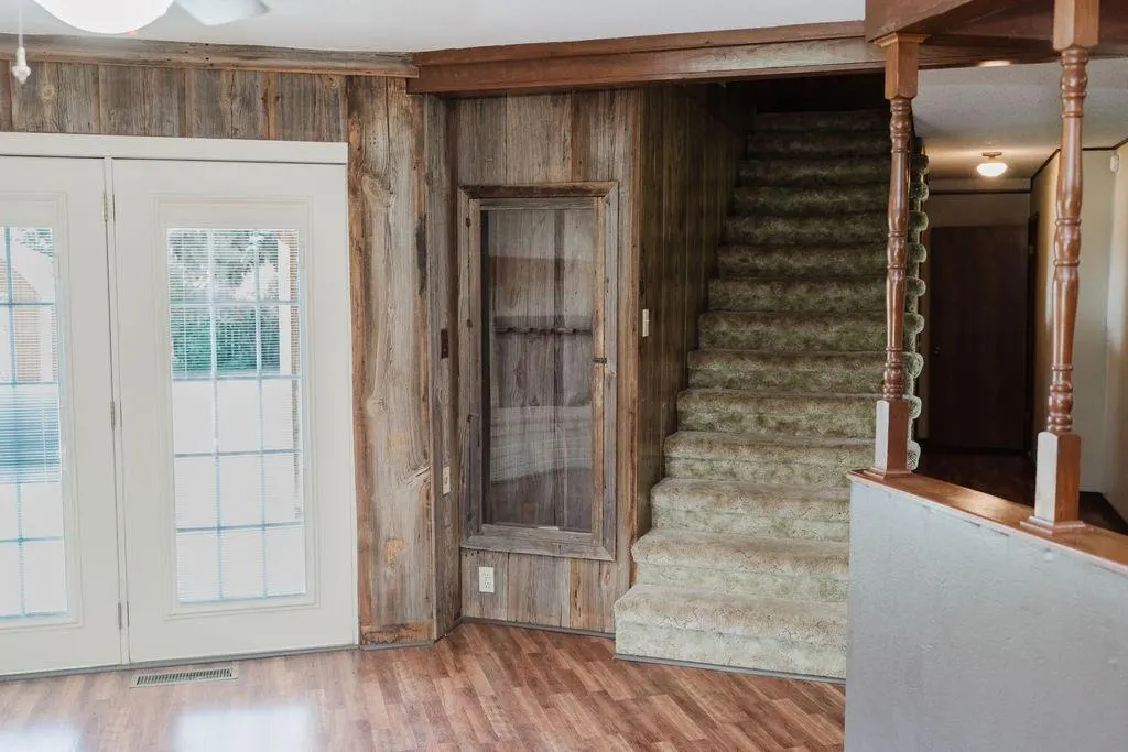 Photo 6 — 503 N Sheb Wooley Avenue, Erick, OK 73645