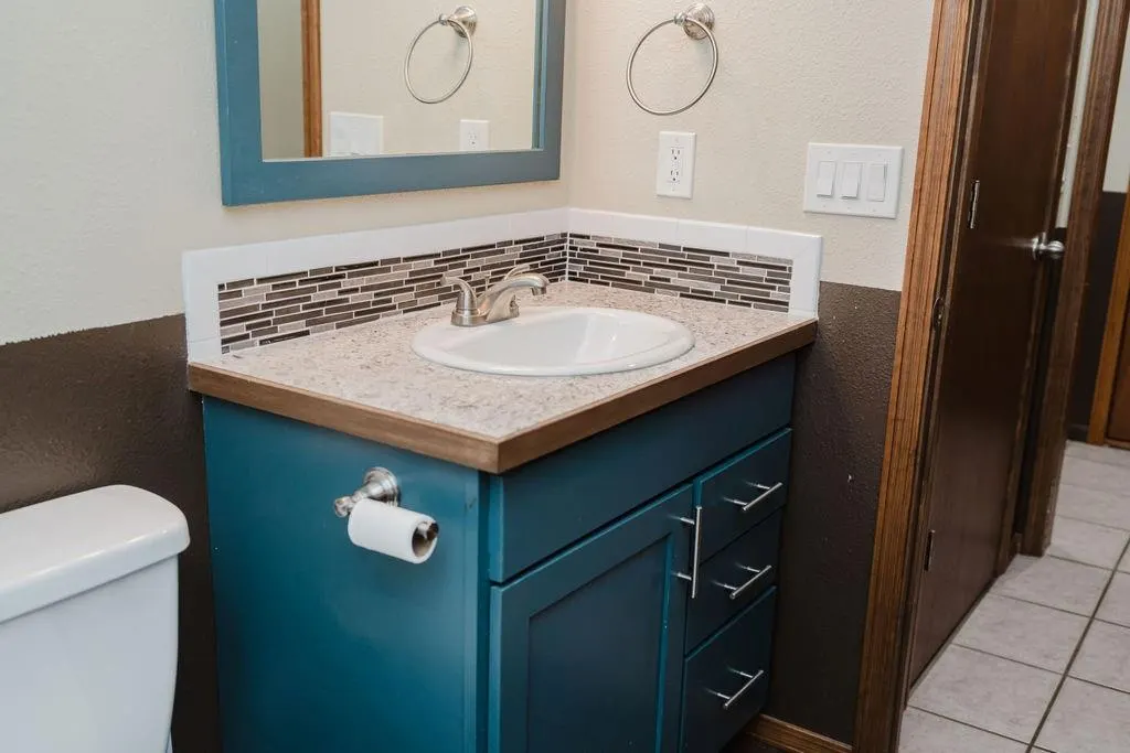 Photo 7 — 503 N Sheb Wooley Avenue, Erick, OK 73645
