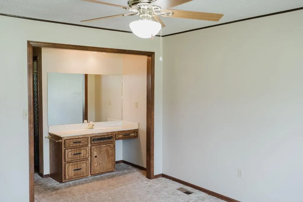 Photo 13 — 503 N Sheb Wooley Avenue, Erick, OK 73645