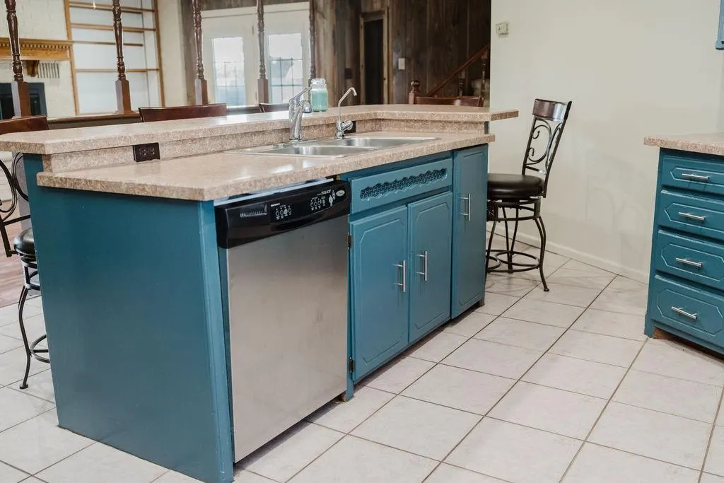 Photo 22 — 503 N Sheb Wooley Avenue, Erick, OK 73645