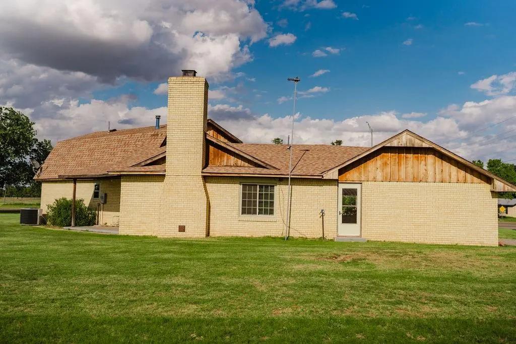 Photo 42 — 503 N Sheb Wooley Avenue, Erick, OK 73645