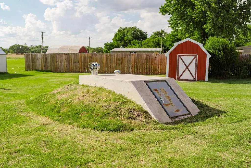 Photo 44 — 503 N Sheb Wooley Avenue, Erick, OK 73645