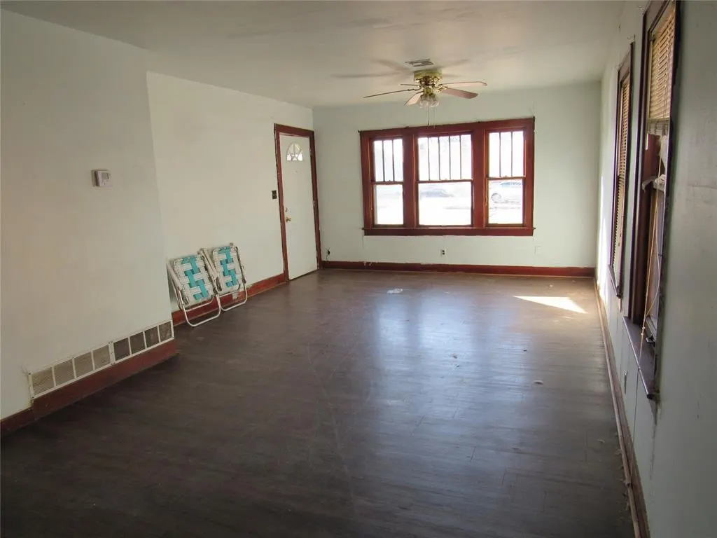 Photo 4 — 1424 N Lee Street, Altus, OK 73521