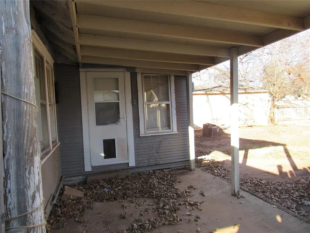 Photo 14 — 1424 N Lee Street, Altus, OK 73521