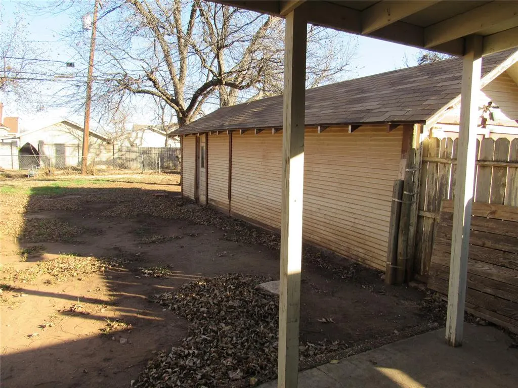 Photo 15 — 1424 N Lee Street, Altus, OK 73521
