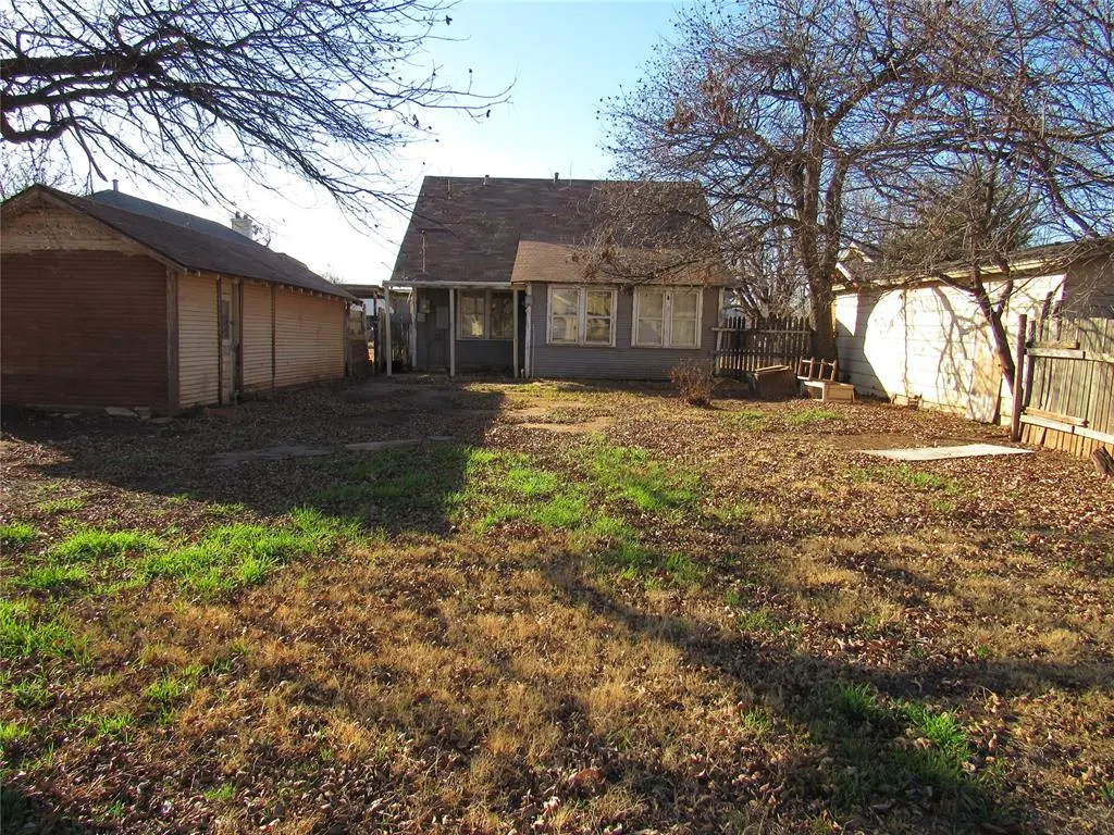 Photo 17 — 1424 N Lee Street, Altus, OK 73521