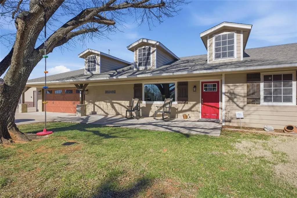 Photo 2 — 11515 W Little Lane, Mustang, OK 73064