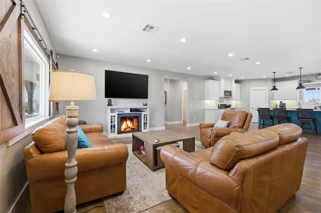 Photo 4 — 11515 W Little Lane, Mustang, OK 73064