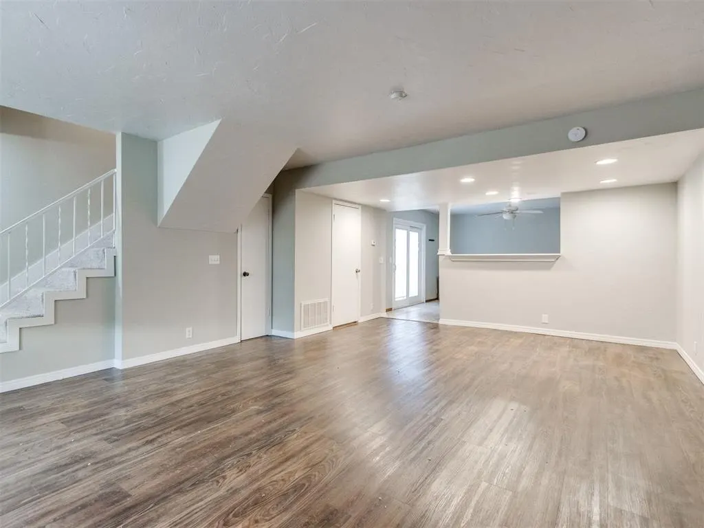 Photo 5 — 9775 Hefner Village Boulevard, Oklahoma City, OK 73162