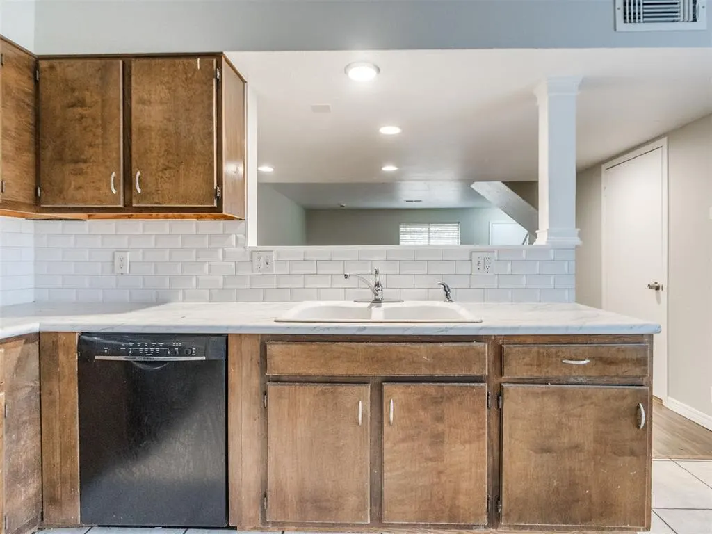 Photo 10 — 9775 Hefner Village Boulevard, Oklahoma City, OK 73162