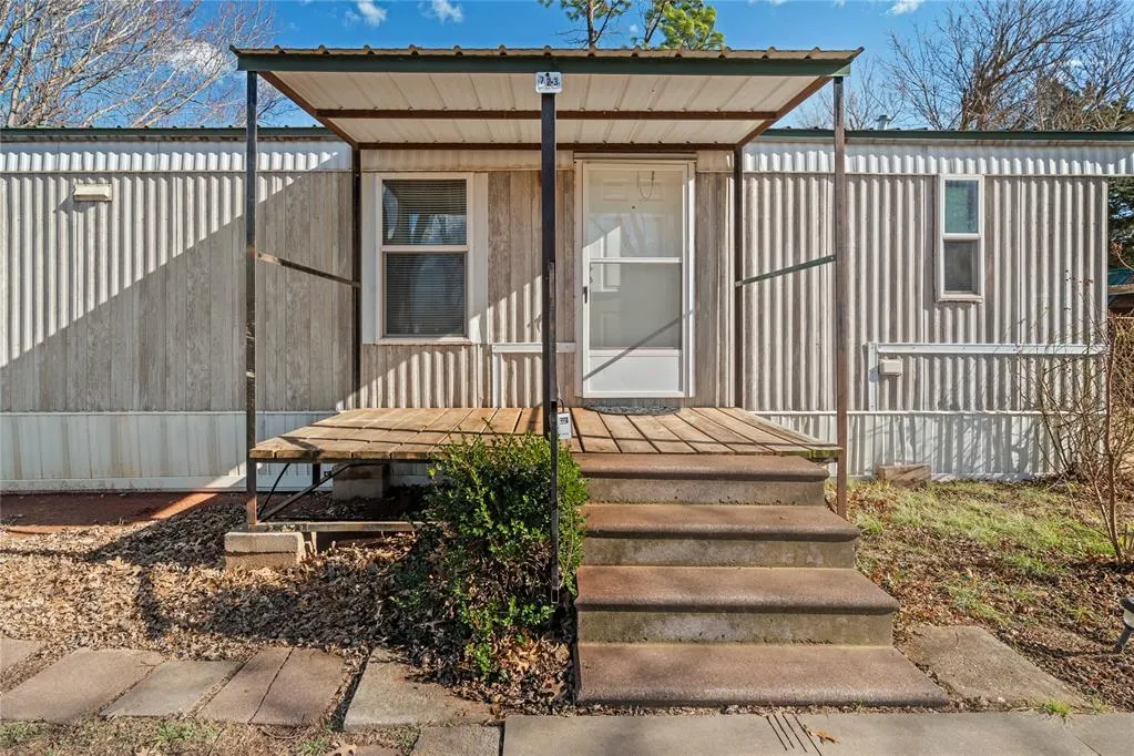Photo 4 — 723 S 3rd Street, Kingfisher, OK 73750