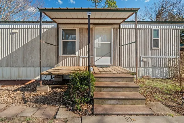 Photo 4 — 723 S 3rd Street, Kingfisher, OK 73750