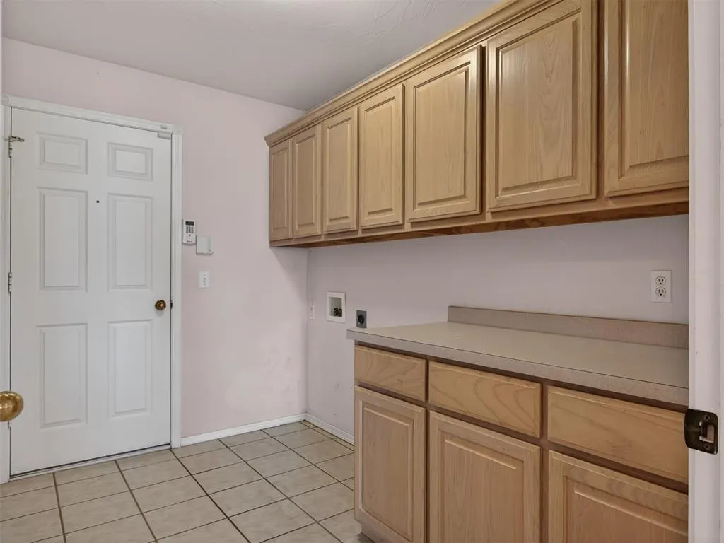 Photo 15 — 7220 Green Meadow Lane, Oklahoma City, OK 73132