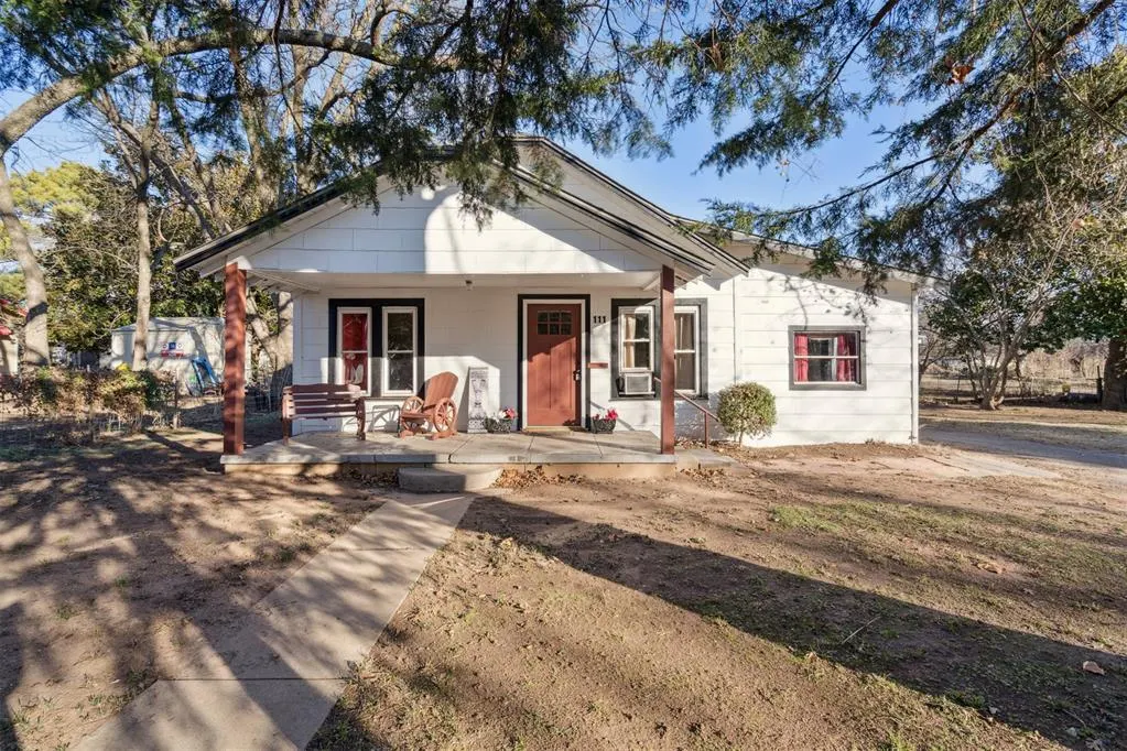 Front exterior — 111 W Nabor Road, Marlow, OK 73055