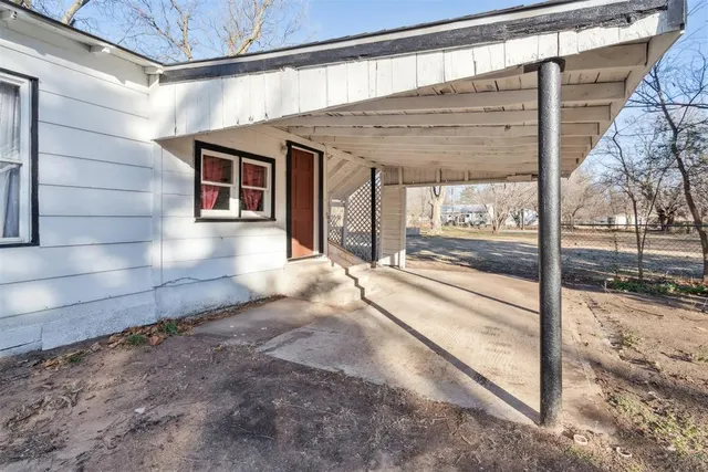 Photo 5 — 111 W Nabor Road, Marlow, OK 73055