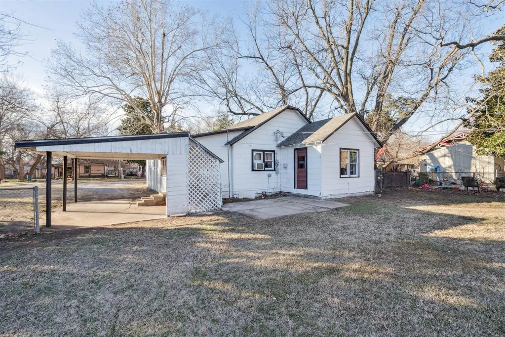 Photo 41 — 111 W Nabor Road, Marlow, OK 73055