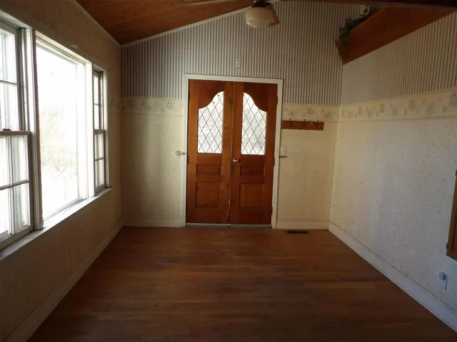 Photo 4 — 5804 NW 57th Street, Warr Acres, OK 73122
