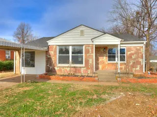 Sold home at 3911 NW 26th Street