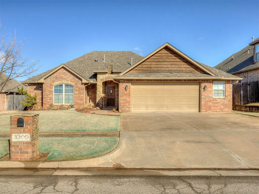 Front exterior — 3209 SE 33rd Street, Moore, OK 73160