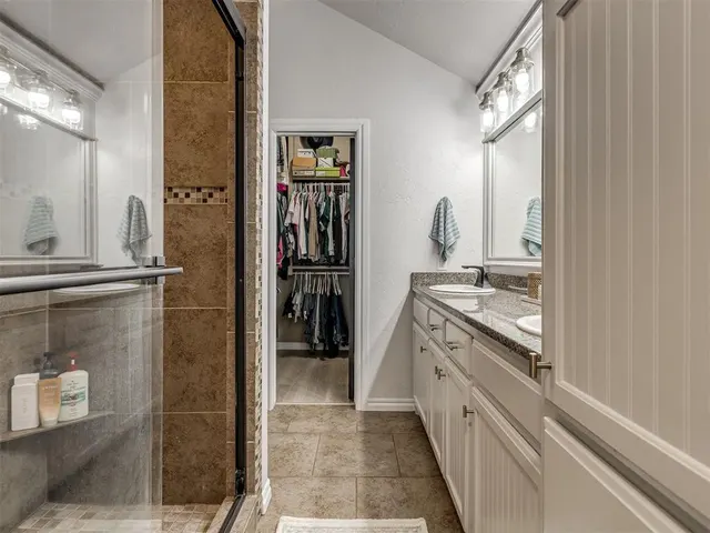 Photo 7 — 3209 SE 33rd Street, Moore, OK 73160