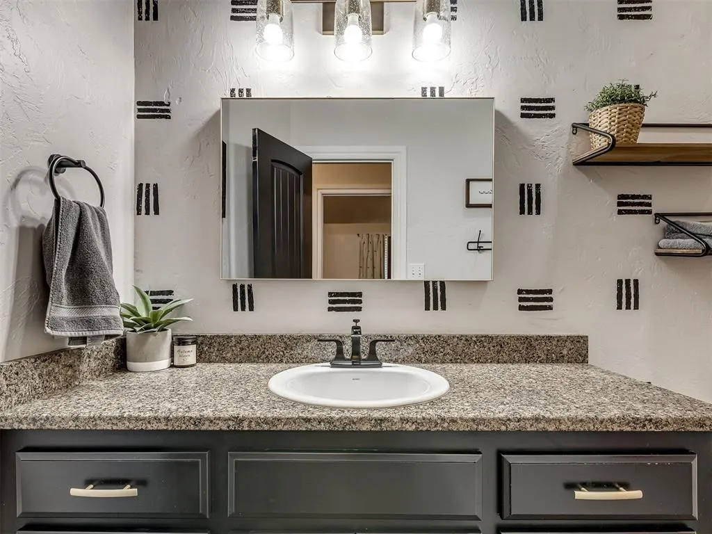 Photo 38 — 3209 SE 33rd Street, Moore, OK 73160