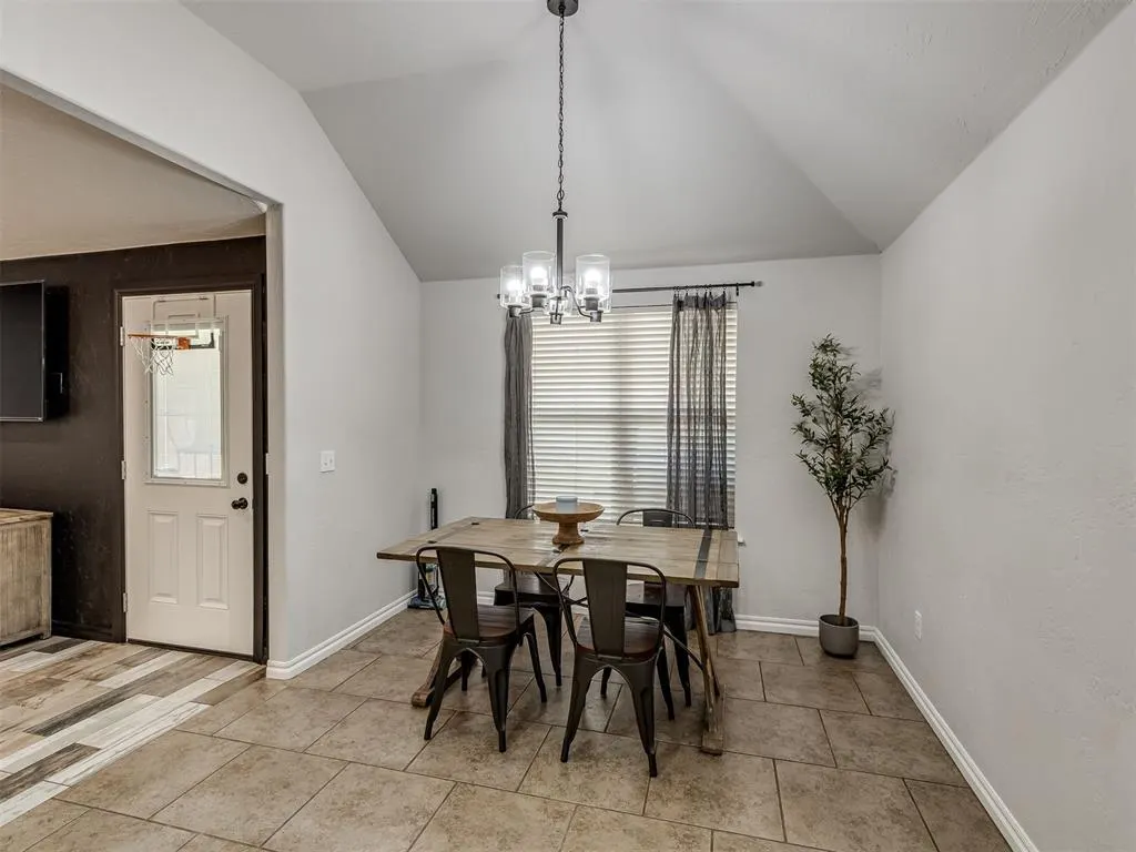 Photo 5 — 3209 SE 33rd Street, Moore, OK 73160