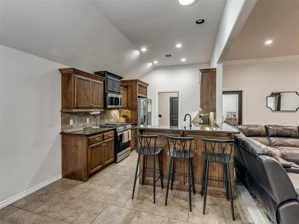 Photo 16 — 3209 SE 33rd Street, Moore, OK 73160