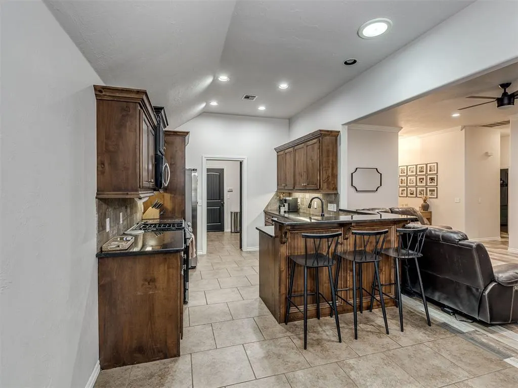 Photo 17 — 3209 SE 33rd Street, Moore, OK 73160