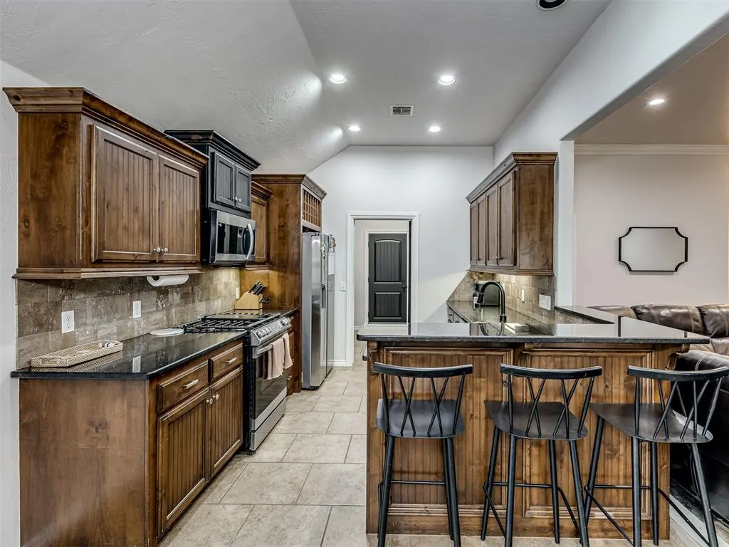 Photo 18 — 3209 SE 33rd Street, Moore, OK 73160