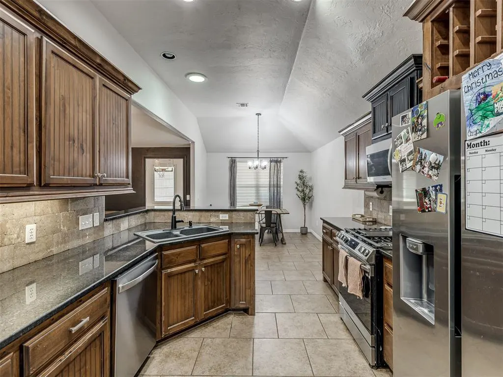 Photo 19 — 3209 SE 33rd Street, Moore, OK 73160