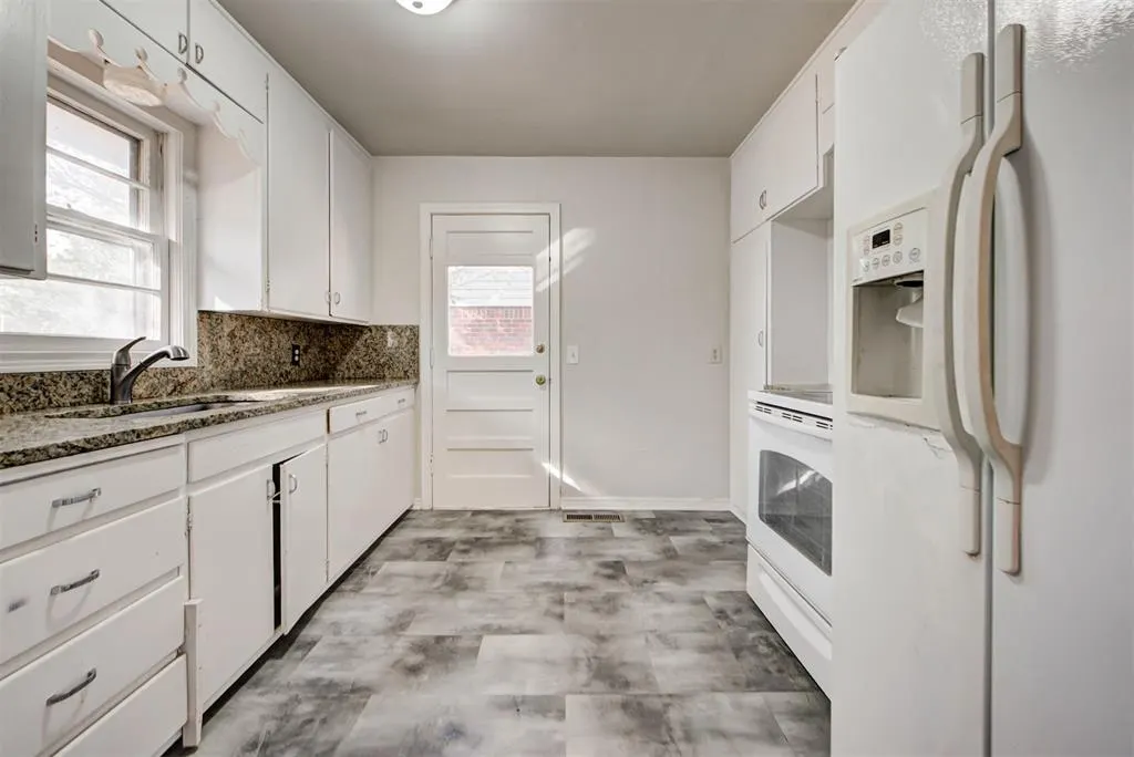 Photo 7 — 1742 Carlisle Road, The Village, OK 73120