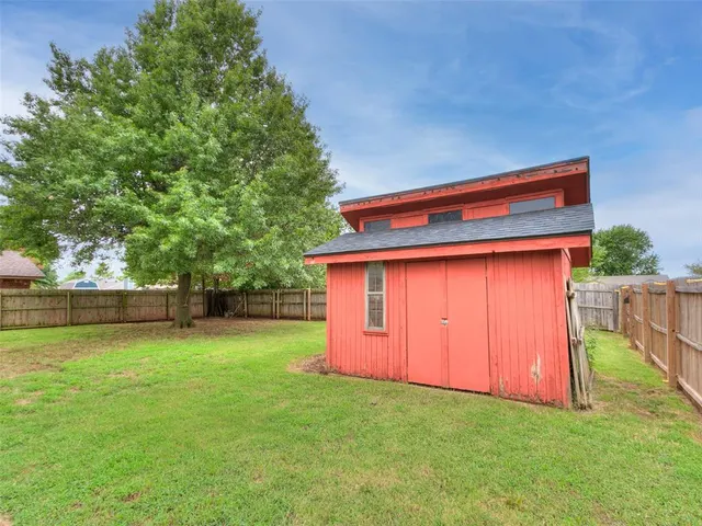 Photo 6 — 805 Mallard Avenue, Edmond, OK 73003