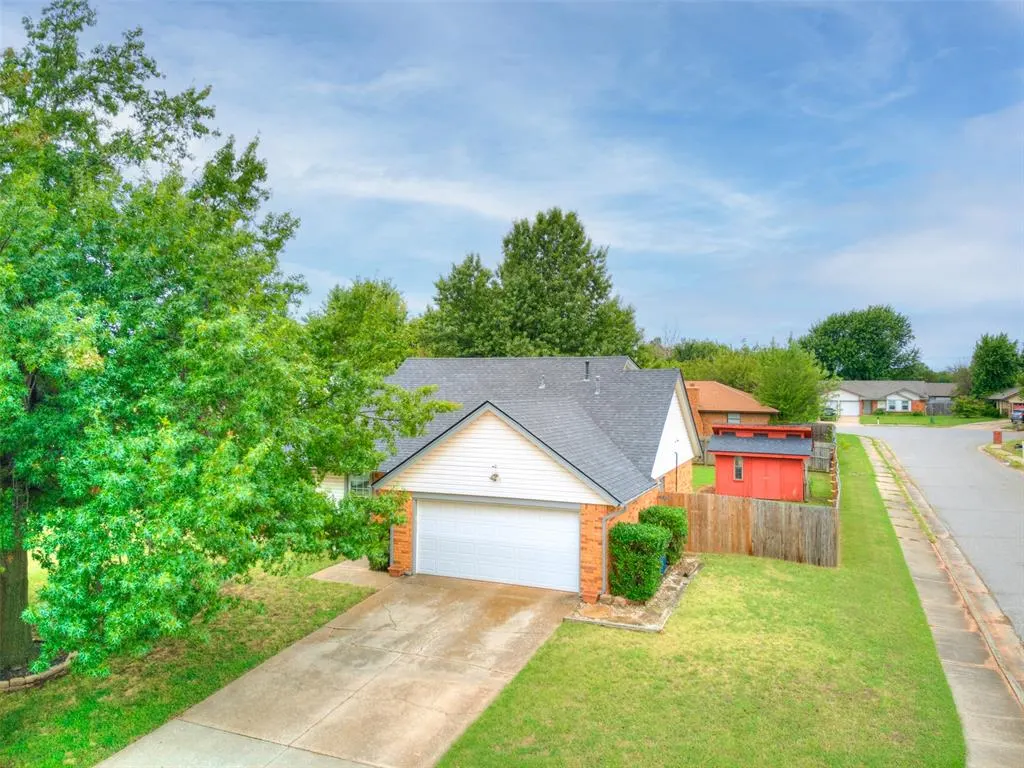 Photo 9 — 805 Mallard Avenue, Edmond, OK 73003