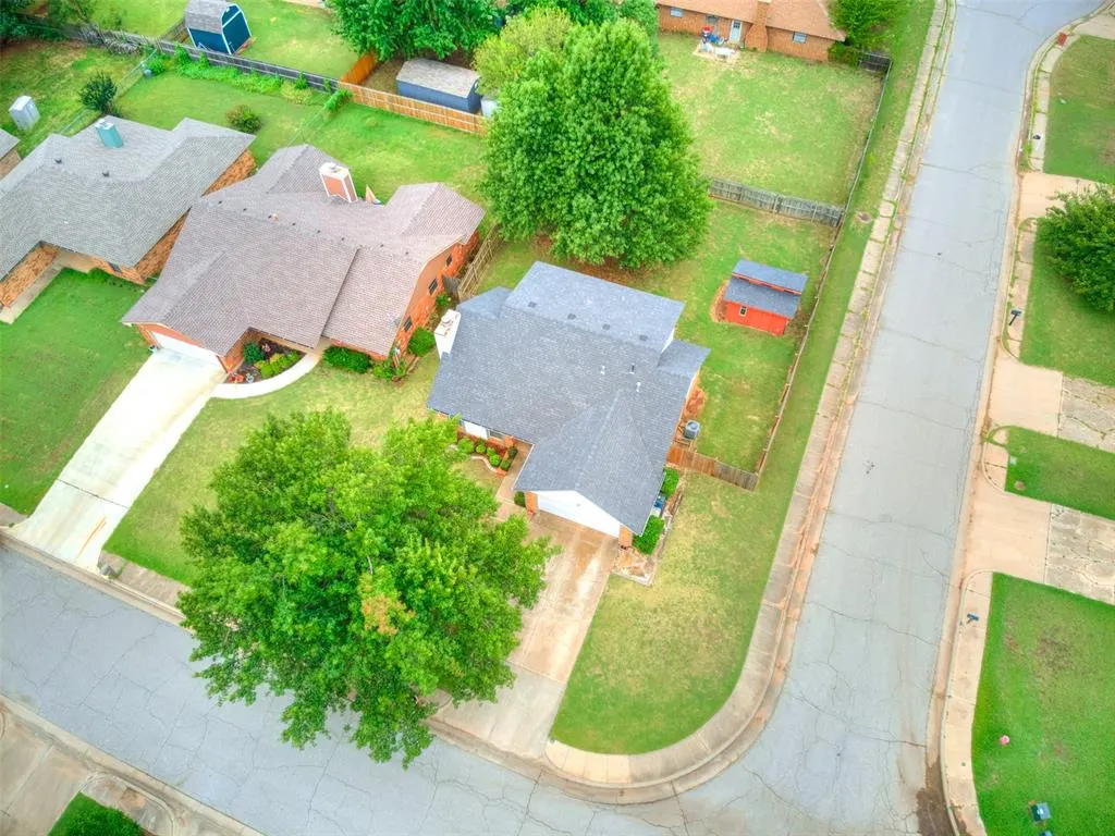 Photo 10 — 805 Mallard Avenue, Edmond, OK 73003