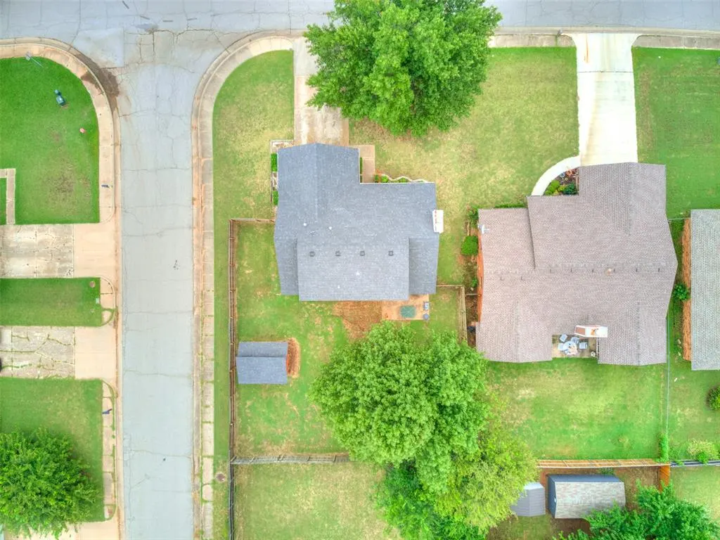Photo 12 — 805 Mallard Avenue, Edmond, OK 73003