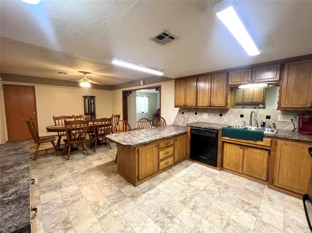 Photo 12 — 416 E Quail Road, Chickasha, OK 73018