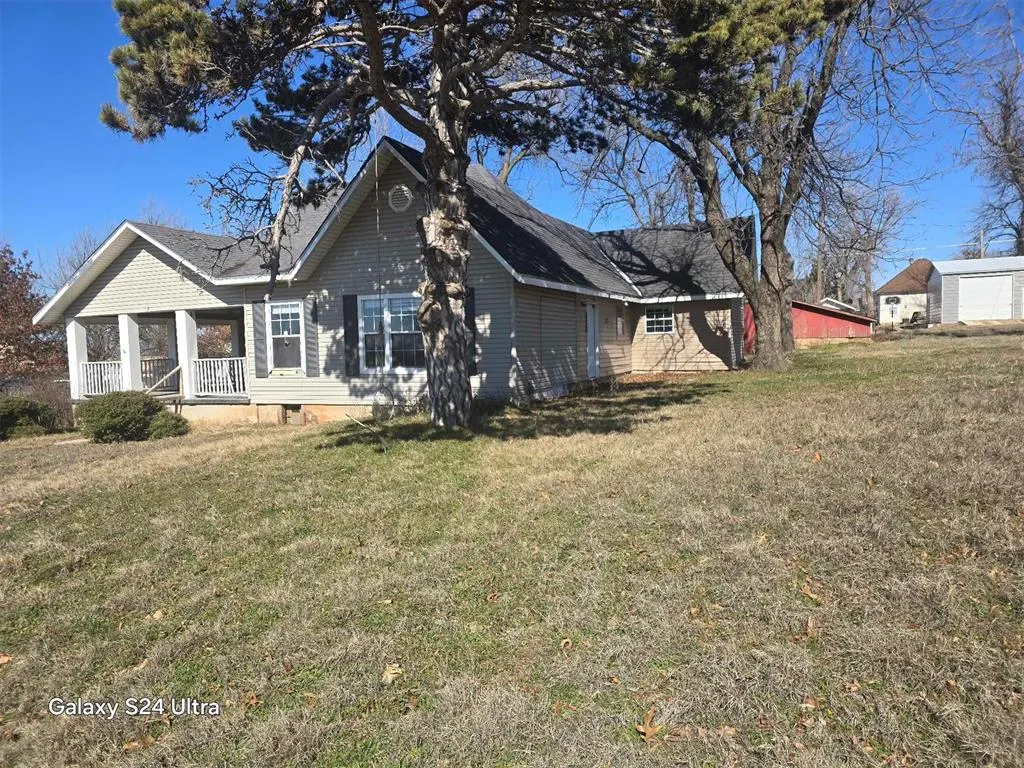 Photo 9 — 201 E 4th Street, Cement, OK 73017