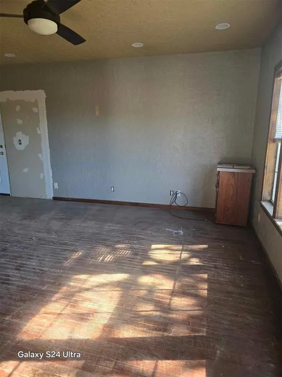 Photo 11 — 201 E 4th Street, Cement, OK 73017