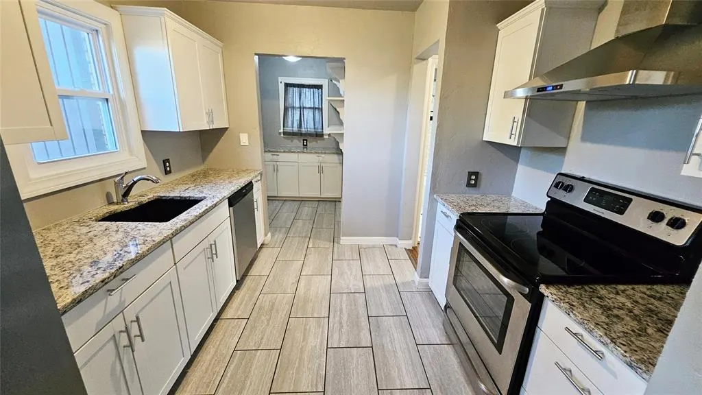 Photo 10 — 2305 NW 25th Street, Oklahoma City, OK 73107