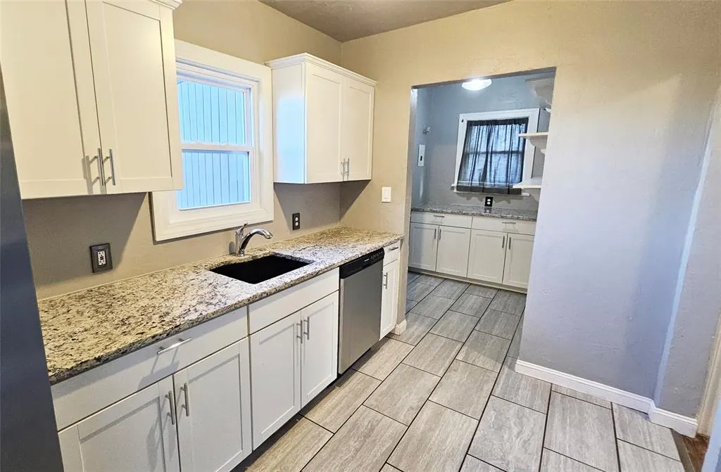 Photo 11 — 2305 NW 25th Street, Oklahoma City, OK 73107