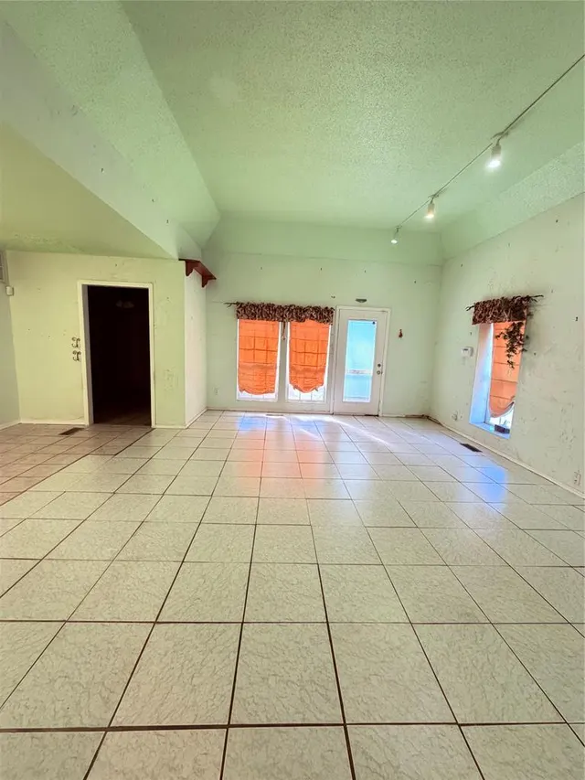 Photo 5 — 4056 NW 36th Street, Oklahoma City, OK 73112