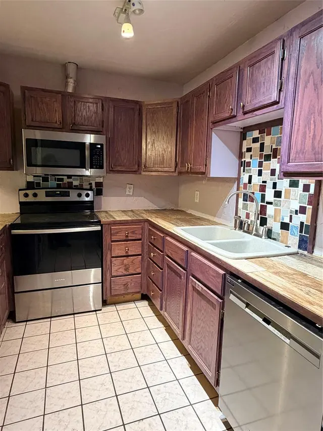 Photo 7 — 4056 NW 36th Street, Oklahoma City, OK 73112