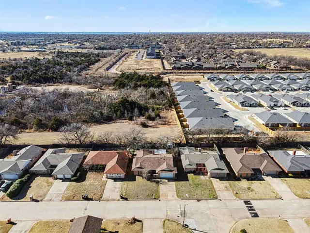 Photo 5 — 11209 Bel Air Place, Oklahoma City, OK 73120