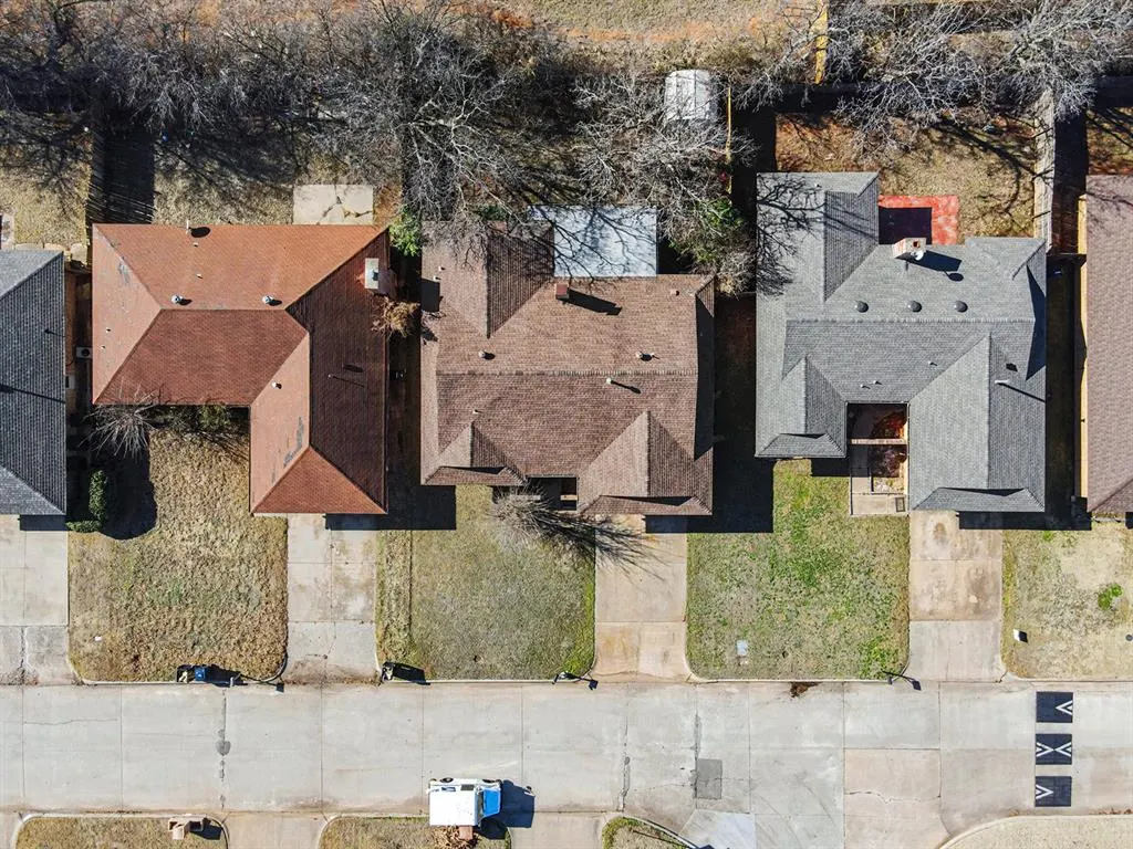Photo 9 — 11209 Bel Air Place, Oklahoma City, OK 73120